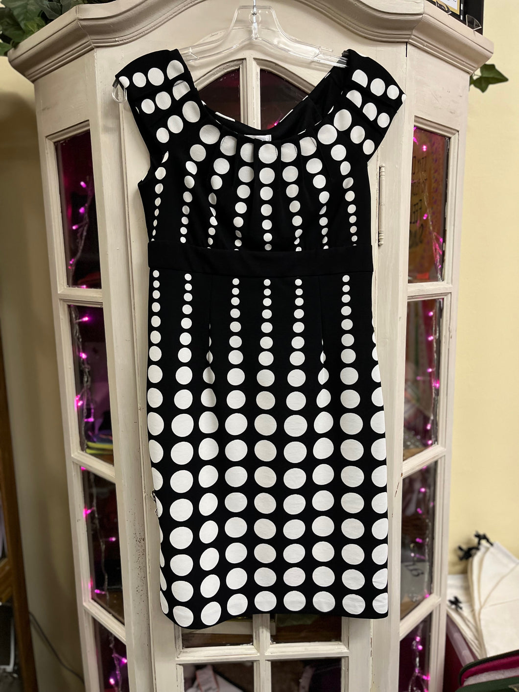 London Times Size 6 Black & White Dress