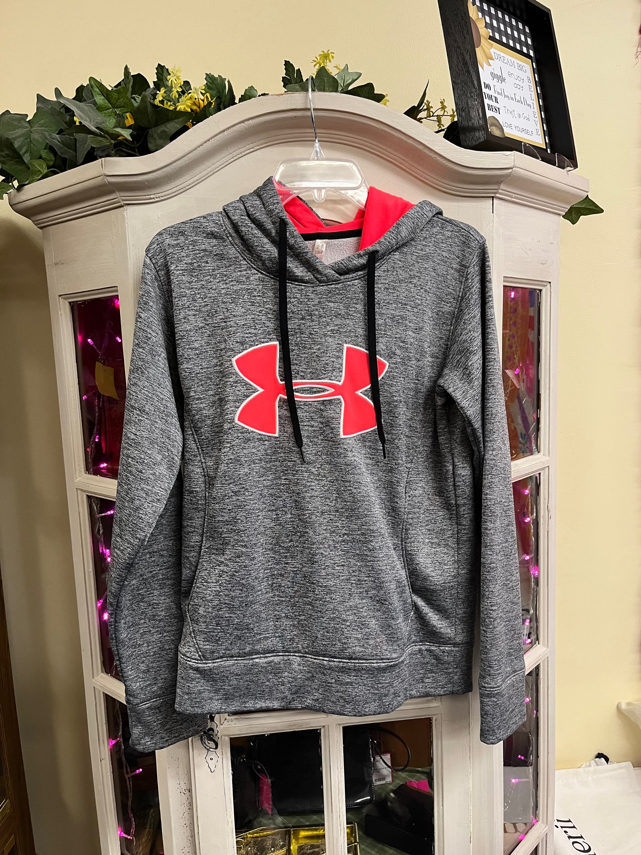 Under Armour Size Small Heather Black Sweatshirt Divine Consign Boutique